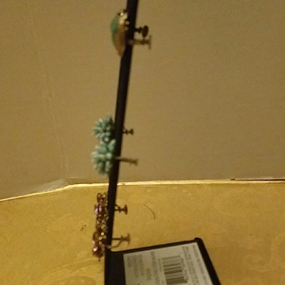 Vintage screw earrings - Picture 7 of 7